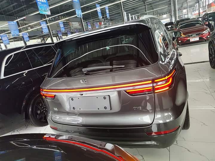 Фото 6 - LiXiang One