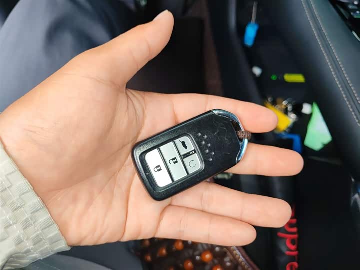 Фото 12 - Honda UR-V