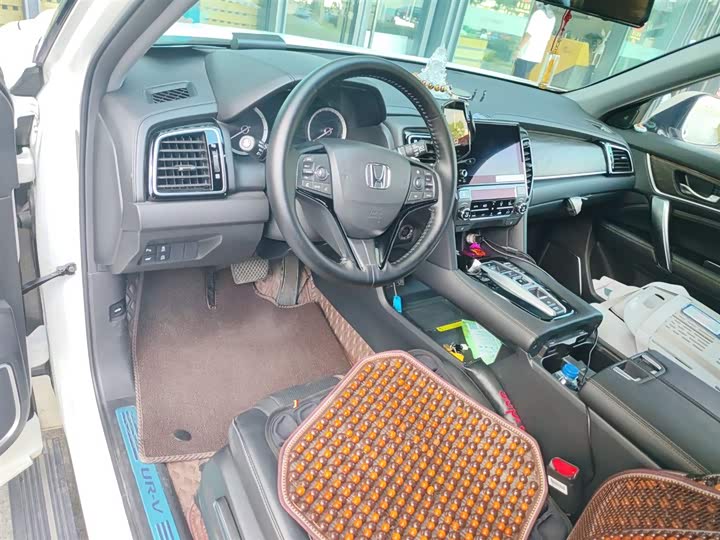 Фото 13 - Honda UR-V