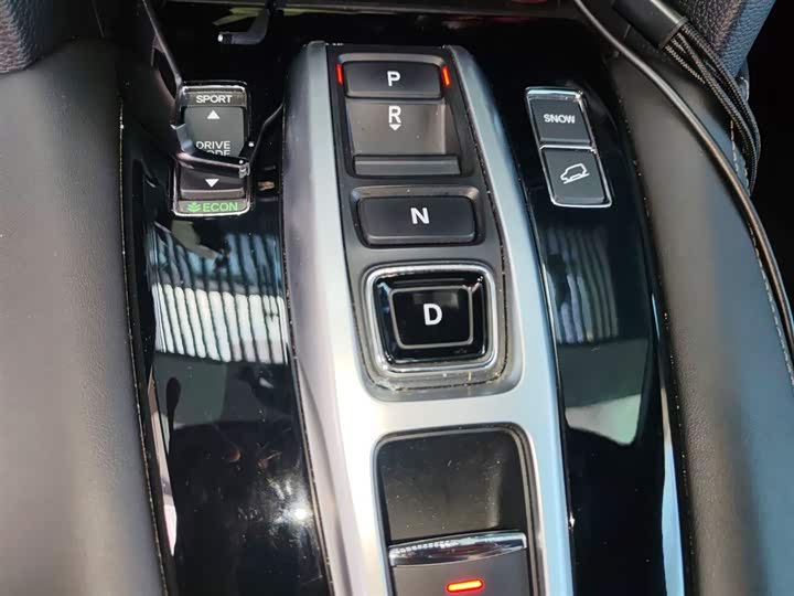 Фото 7 - Honda UR-V