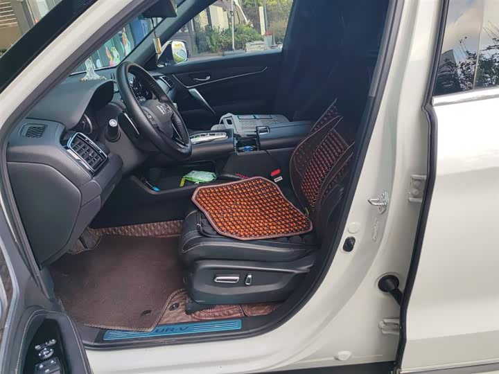 Фото 8 - Honda UR-V