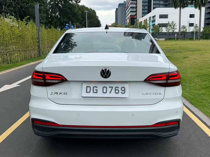 Фото 10 - Volkswagen Lavida