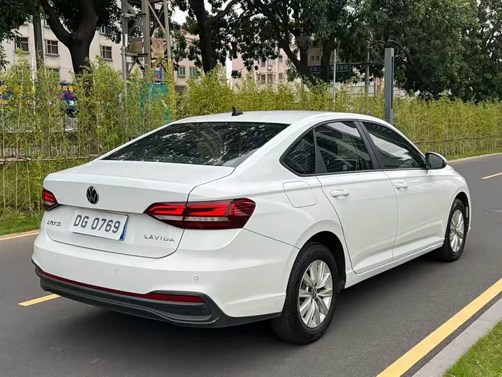 Фото 11 - Volkswagen Lavida
