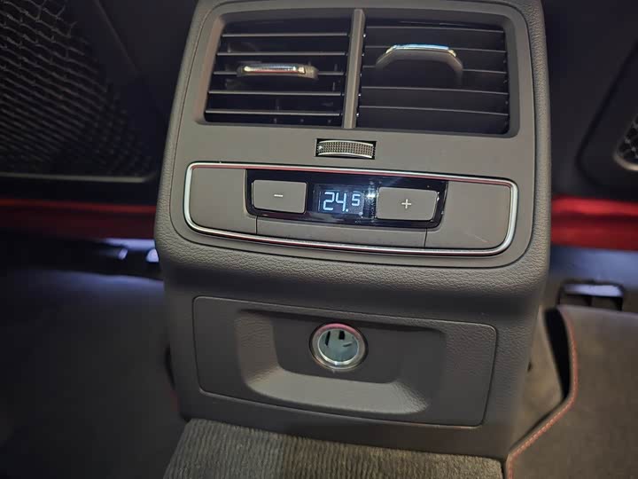 Фото 17 - Audi S4