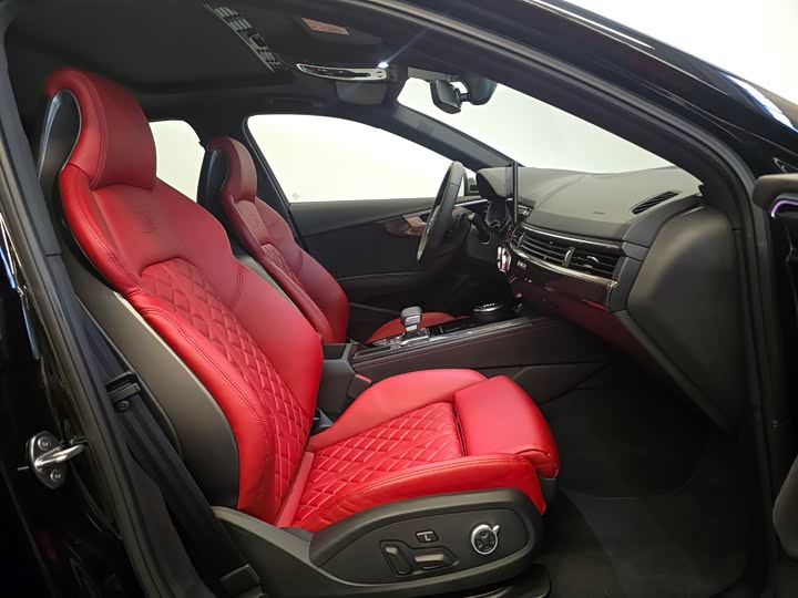 Фото 20 - Audi S4