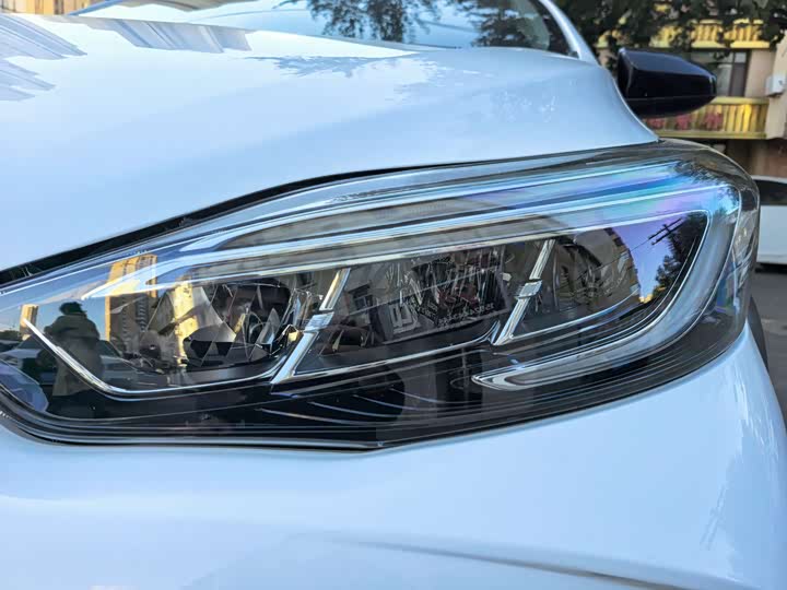 Фото 18 - Toyota Yaris L Hatchback