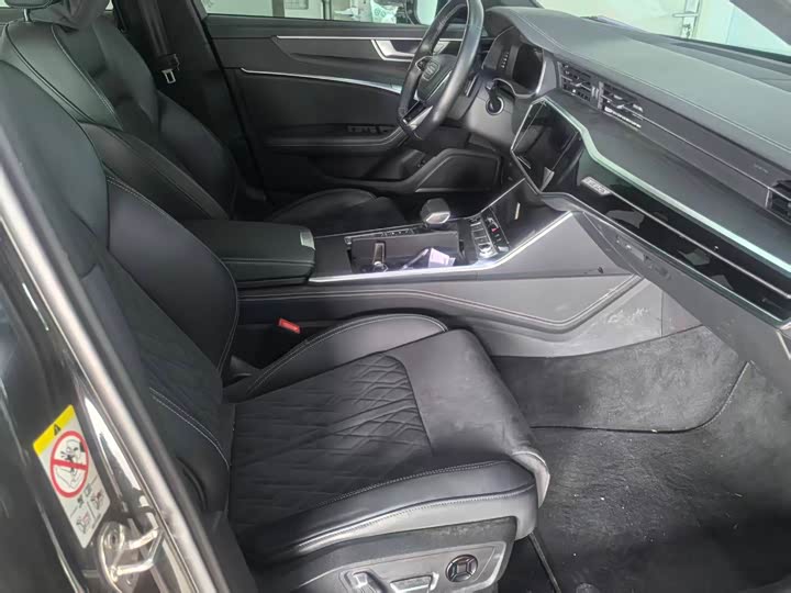 Фото 8 - Audi A6L