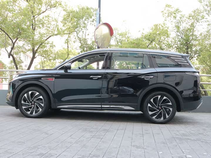 Фото 2 - Hongqi HS7 Hybrid