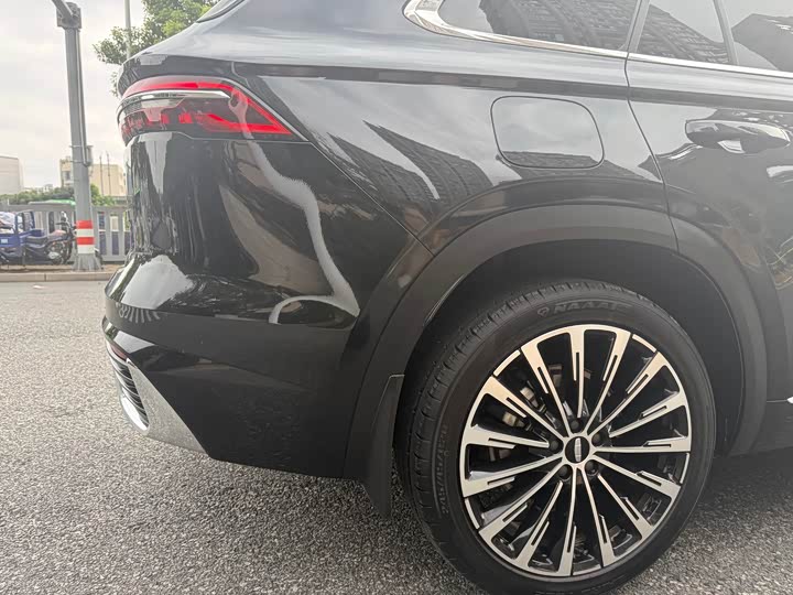 Фото 13 - Geely Monjaro