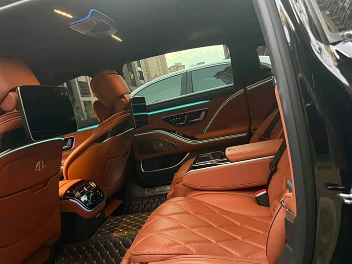 Фото 3 - Mercedes-Benz Maybach S-Class