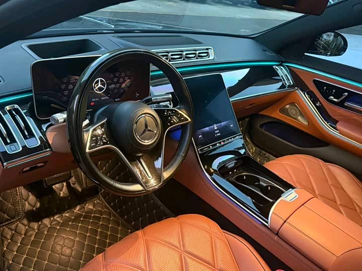 Фото 4 - Mercedes-Benz Maybach S-Class