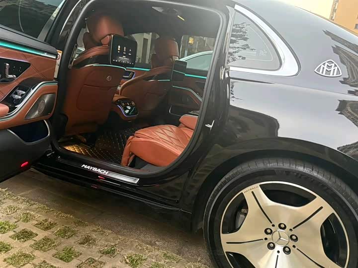 Фото 5 - Mercedes-Benz Maybach S-Class