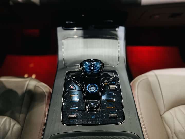 Фото 10 - BYD Han