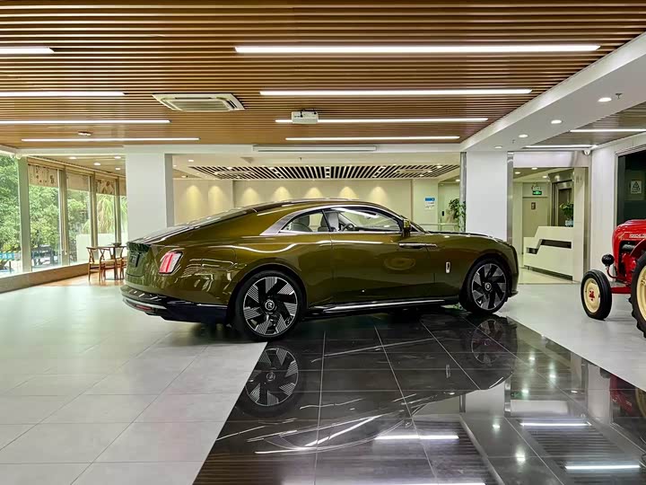 Фото 3 - Rolls-Royce Spectre