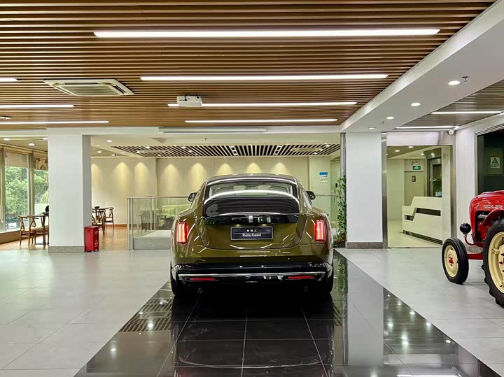 Фото 5 - Rolls-Royce Spectre