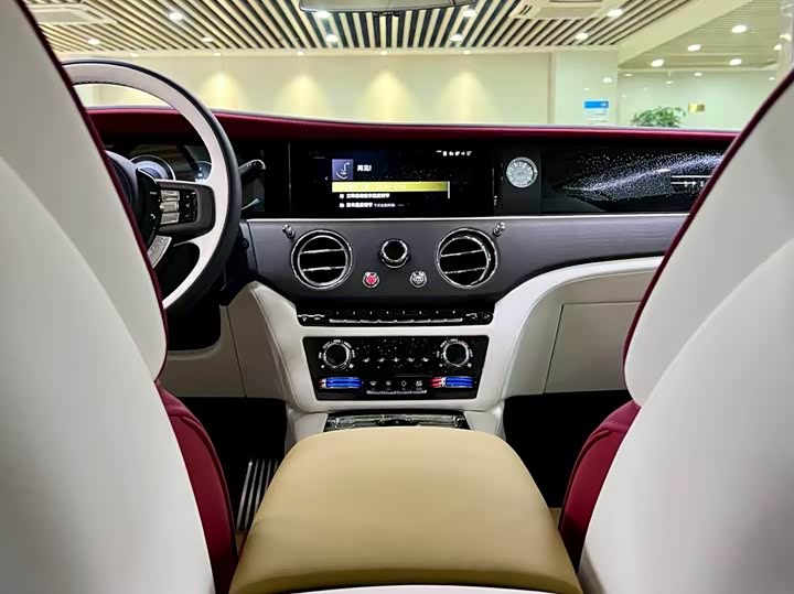 Фото 8 - Rolls-Royce Spectre