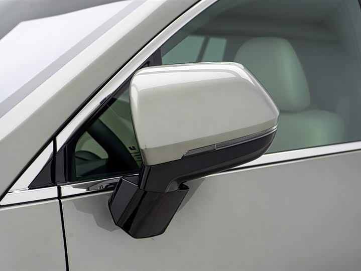 Фото 10 - LiXiang One