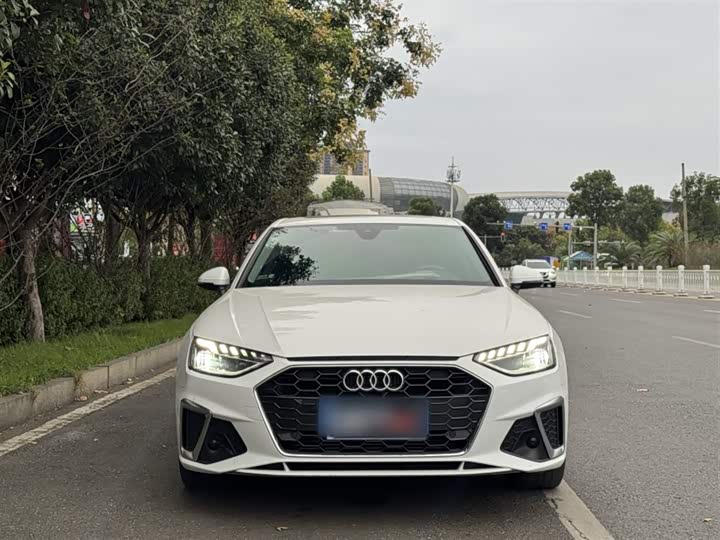 Фото 3 - Audi A4L