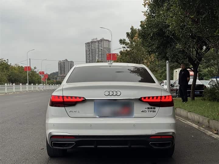 Фото 5 - Audi A4L