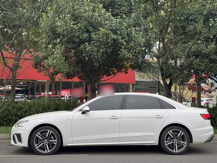 Фото 6 - Audi A4L