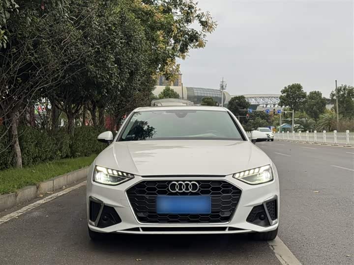 Фото 7 - Audi A4L