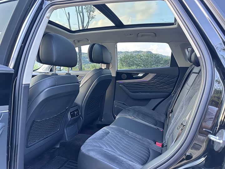 Фото 8 - Hongqi HS5