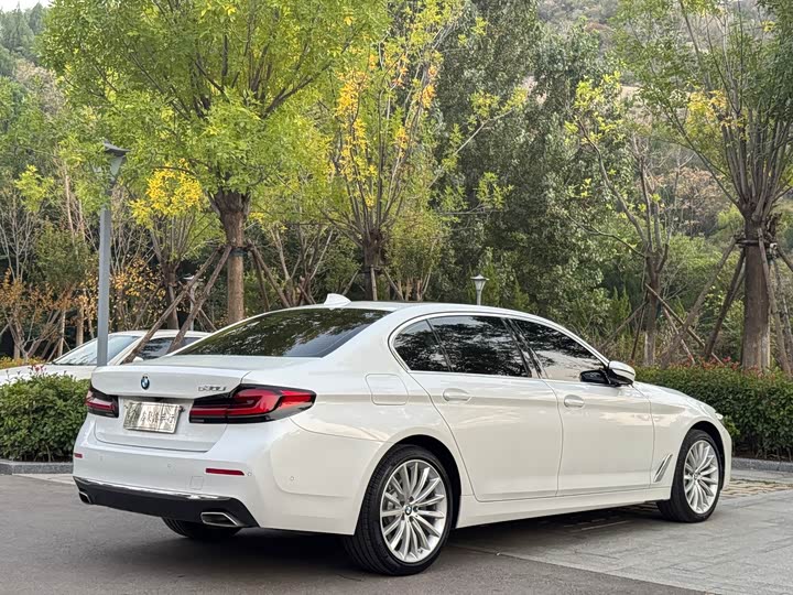 Фото 13 - BMW 5 Series