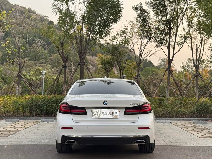 Фото 14 - BMW 5 Series