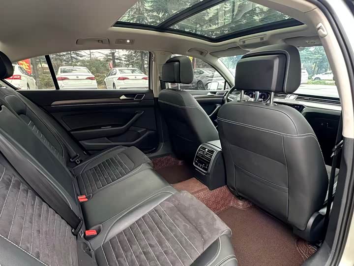 Фото 7 - Volkswagen Magotan