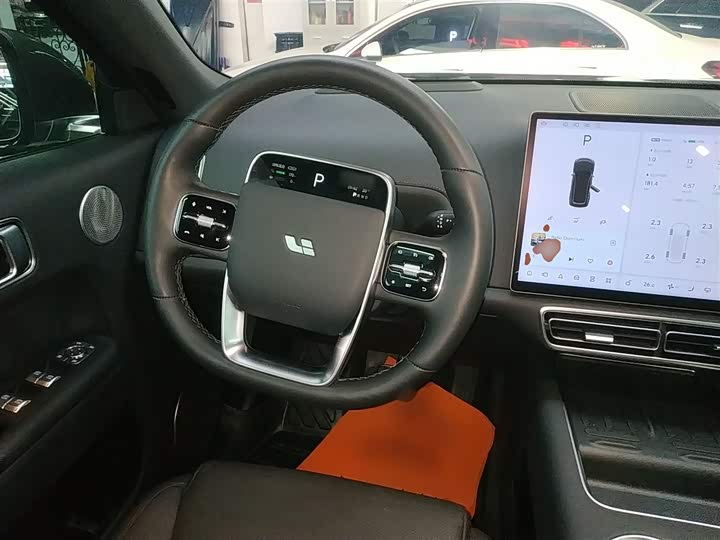 Фото 11 - LiXiang L8