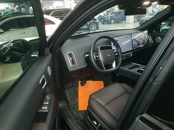 Фото 16 - LiXiang L8