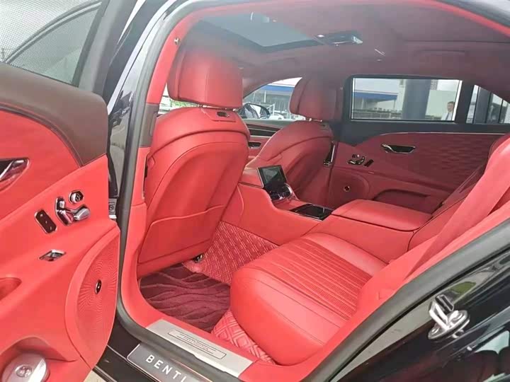 Фото 6 - Bentley Flying Spur