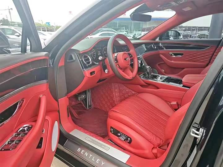 Фото 8 - Bentley Flying Spur