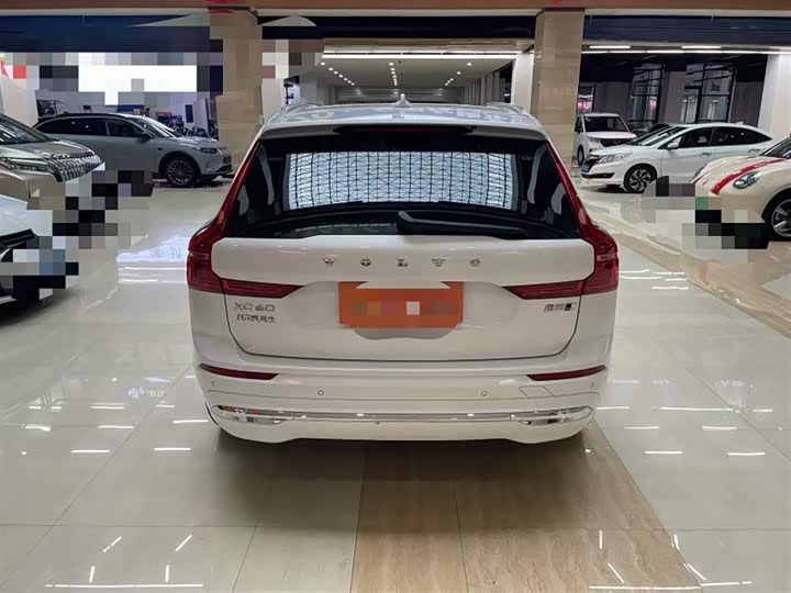 Фото 6 - Volvo XC60