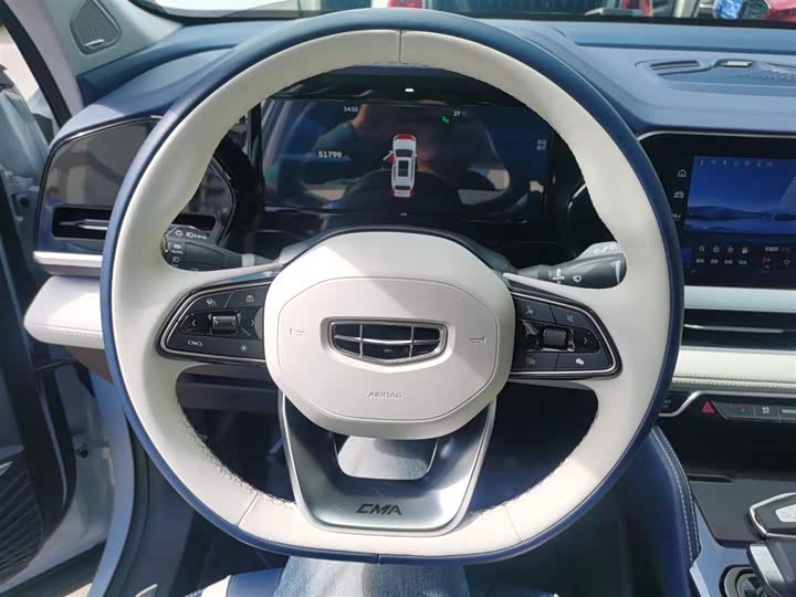 Фото 11 - Geely Monjaro