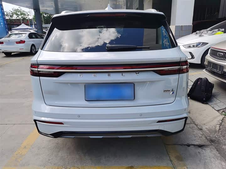 Фото 6 - Geely Monjaro