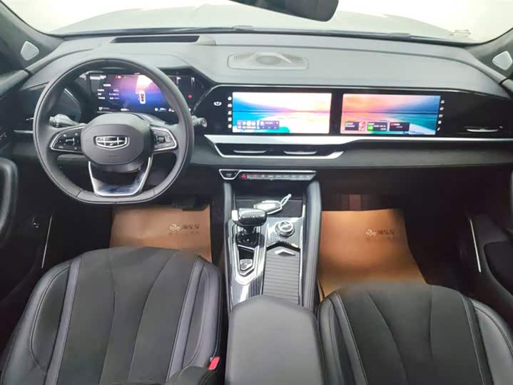 Фото 12 - Geely Monjaro