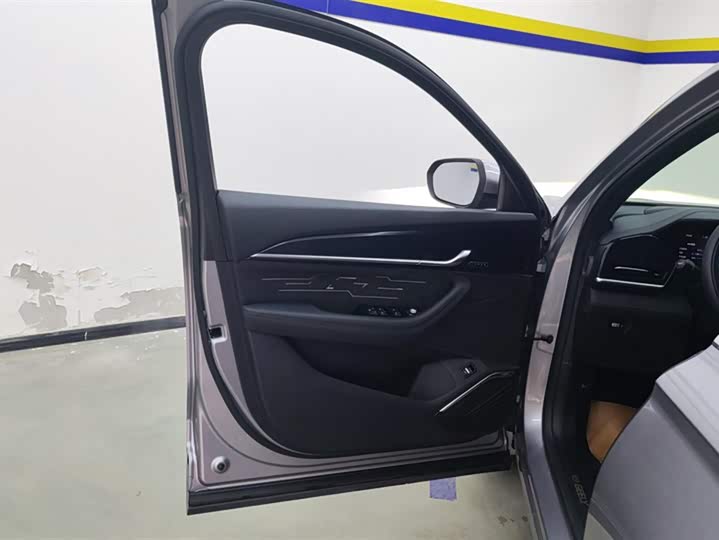 Фото 7 - Geely Monjaro