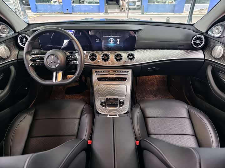 Photo 6 - Mercedes-Benz E-Class