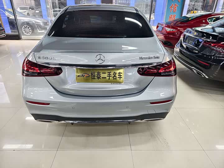 Photo 9 - Mercedes-Benz E-Class