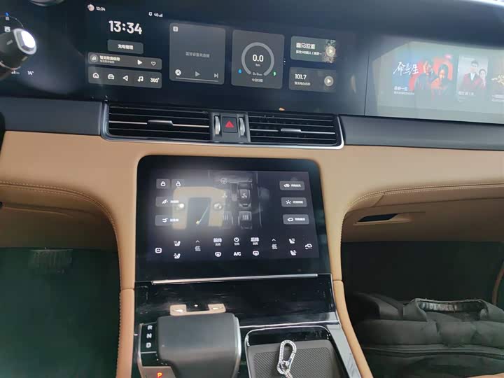 Фото 13 - LiXiang One