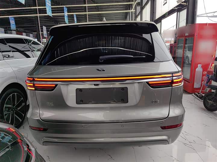 Фото 6 - LiXiang One