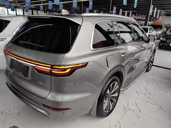 Фото 7 - LiXiang One