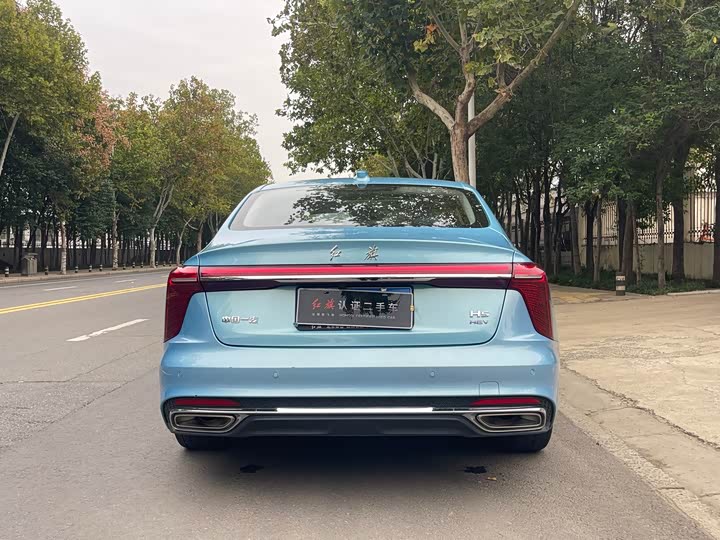 Фото 13 - Hongqi H5