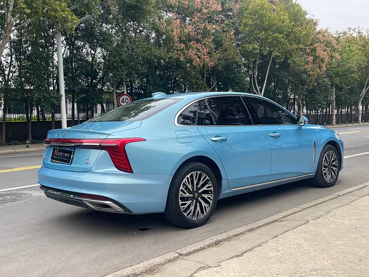 Фото 14 - Hongqi H5