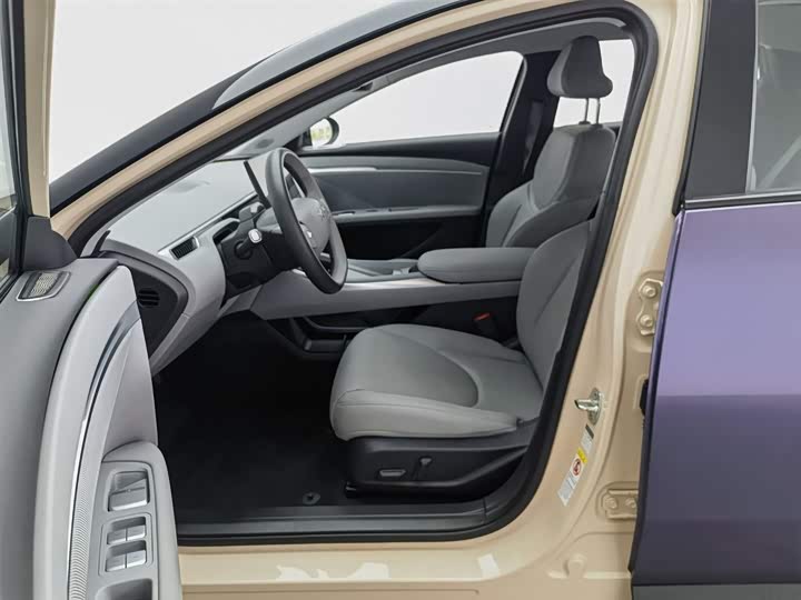 Фото 10 - XPeng Mona M03