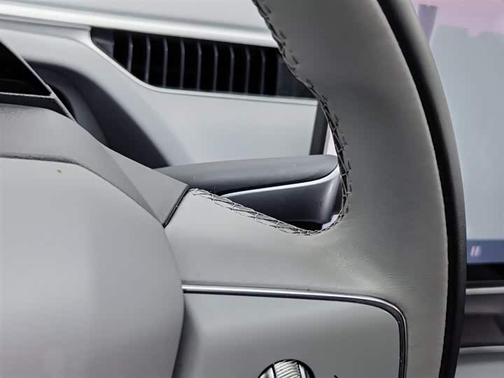 Фото 13 - XPeng Mona M03