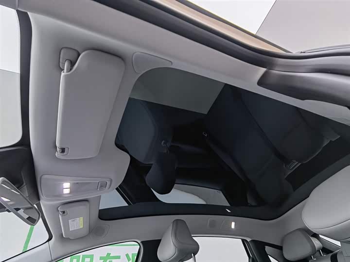 Фото 14 - XPeng Mona M03