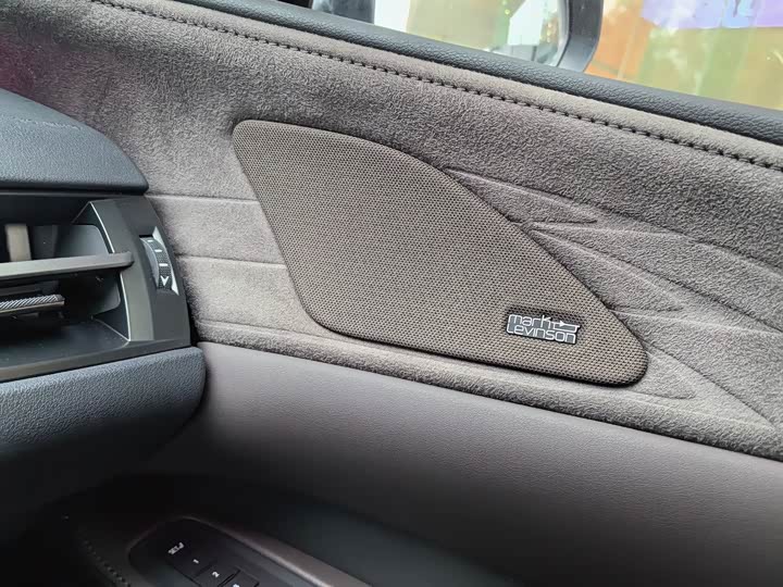 Фото 6 - Lexus RX Hybrid