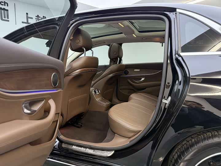 Фото 11 - Mercedes-Benz E-Class Hybrid